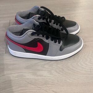 Nike Black and Red Low-Top Sneakers